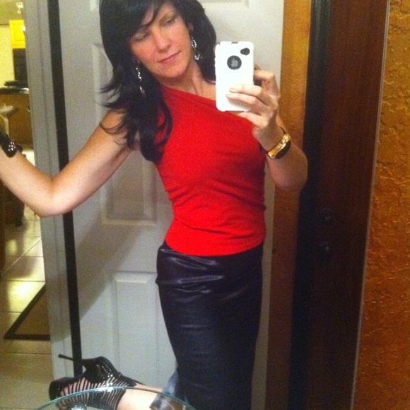 Meet your Posher, Bad Betty - Picture 7 of 16